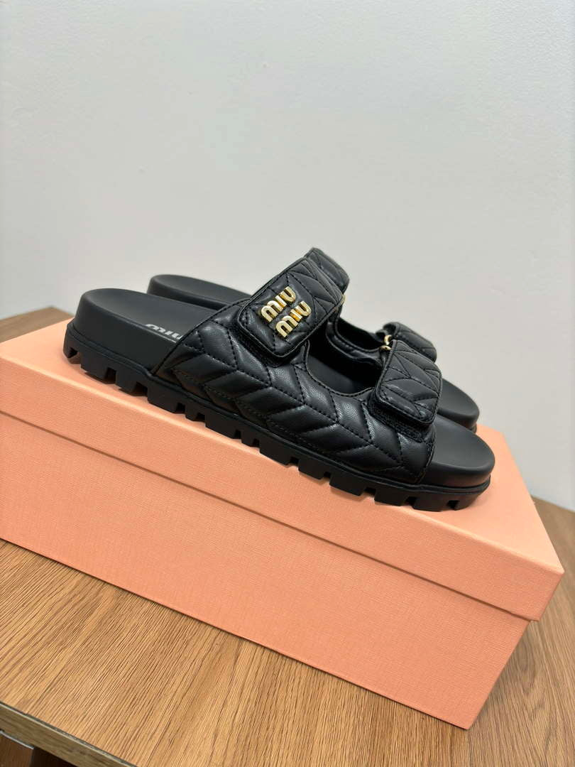 MiuMiu 5X135E Women's Sporty matelass¨¦ nappa leather sandals Miu8008