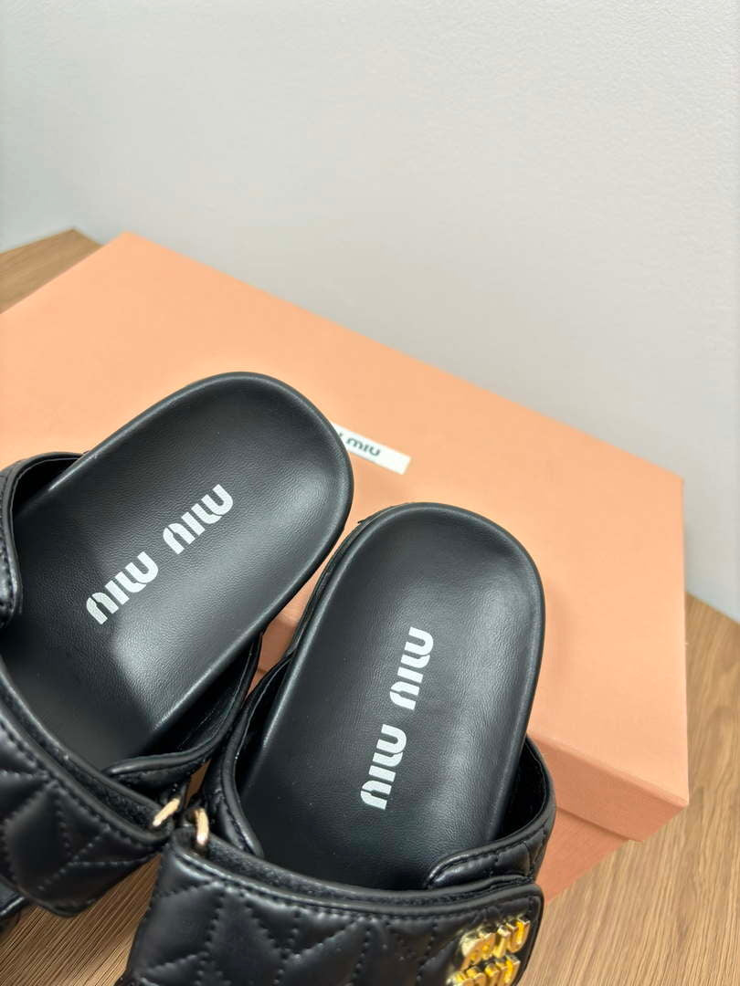 MiuMiu 5X135E Women's Sporty matelass¨¦ nappa leather sandals Miu8008