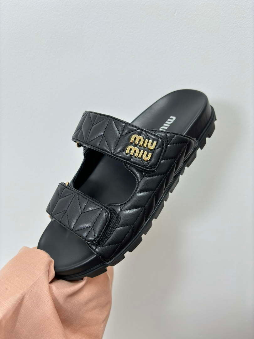 MiuMiu 5X135E Women's Sporty matelass¨¦ nappa leather sandals Miu8008