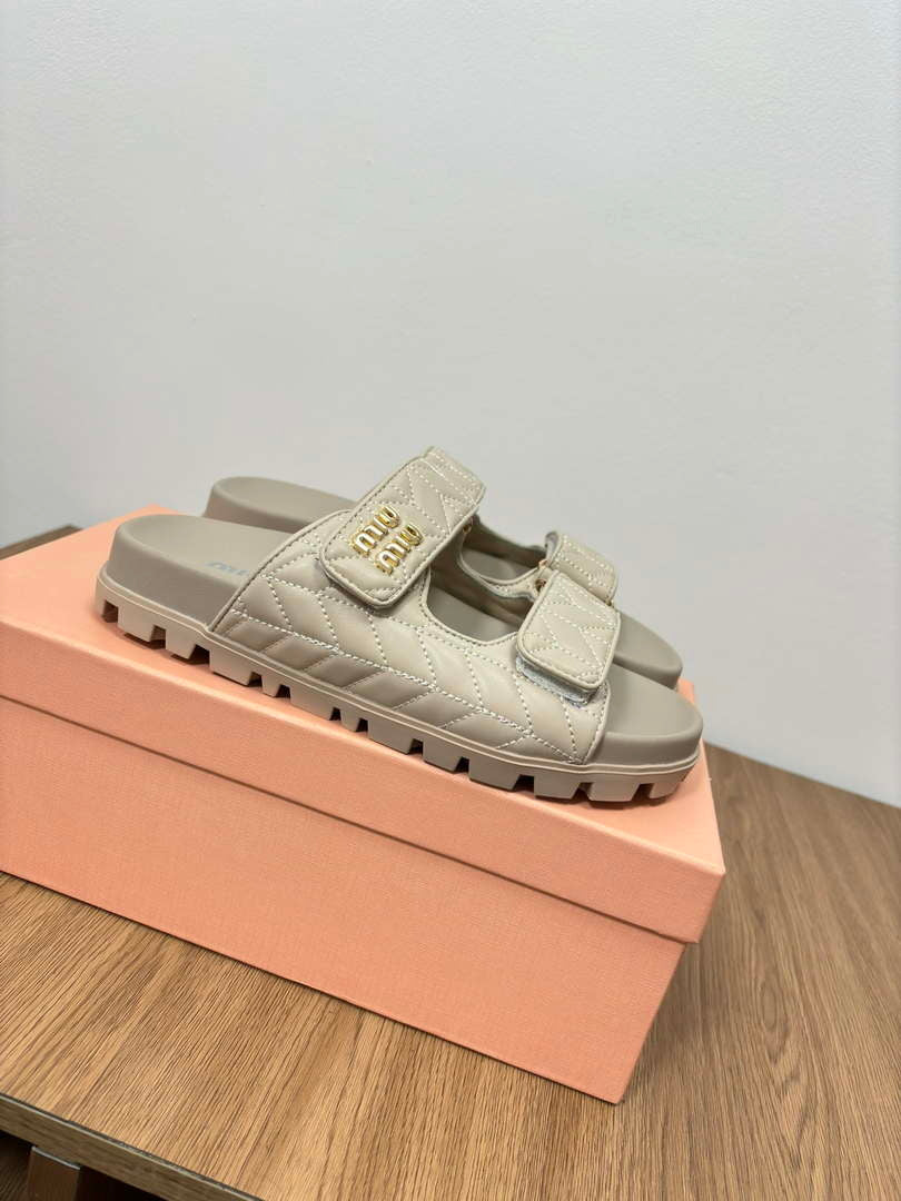 MiuMiu 5X135E Women's Sporty matelass¨¦ nappa leather sandals Miu8009