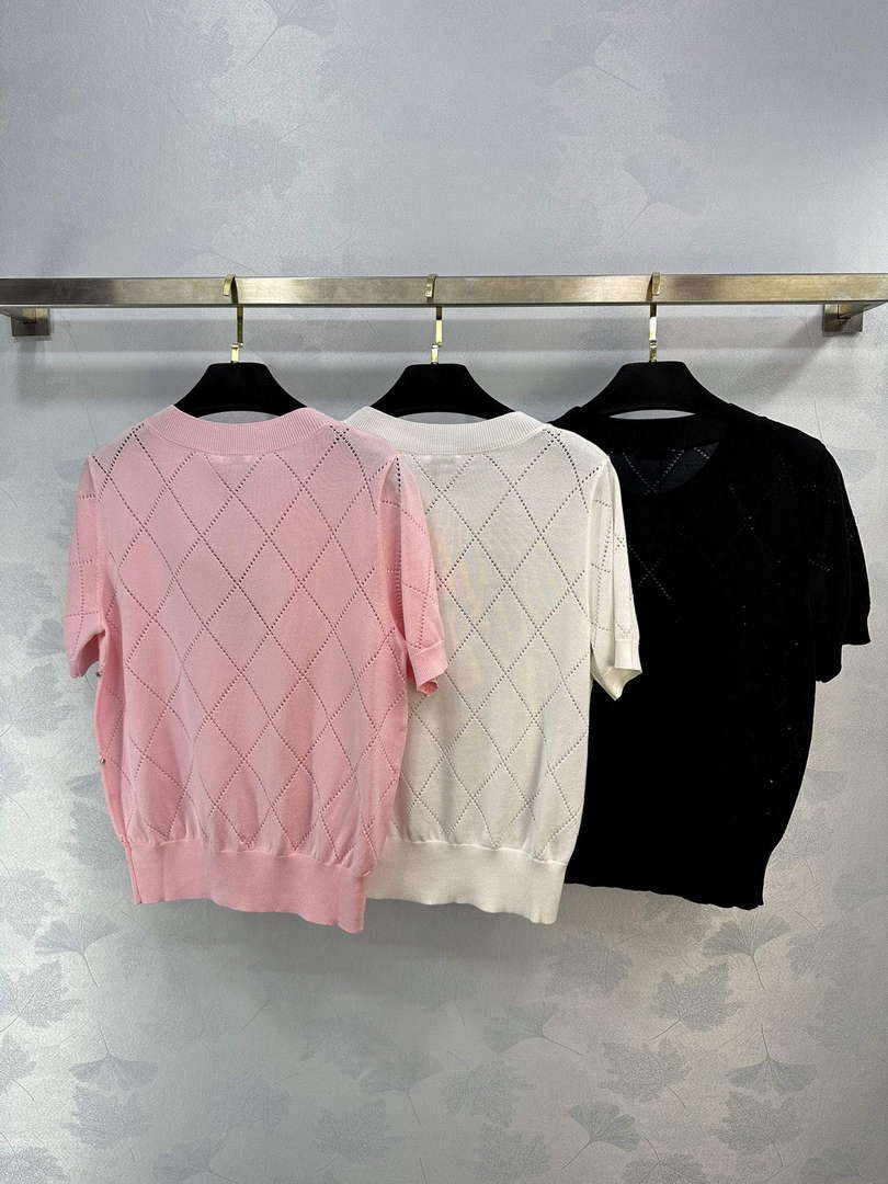 MiuMiu Women's T-shirt Fashion Clothing M99125