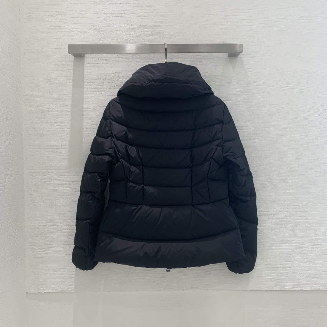Moncler G20911A Women's Short Down Black 88631
