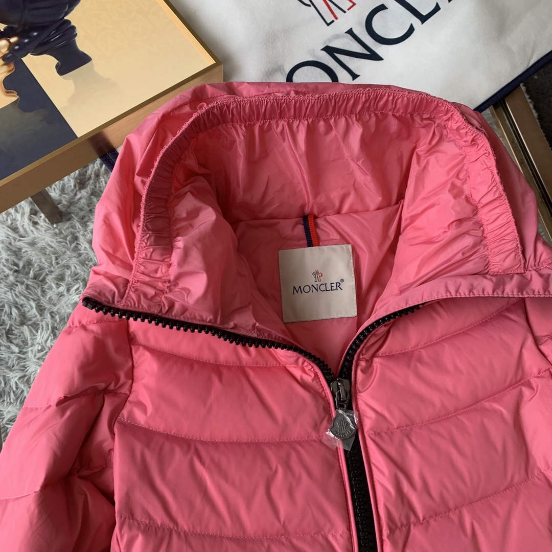 Moncler G20911A Women's Short Down Plum 88632