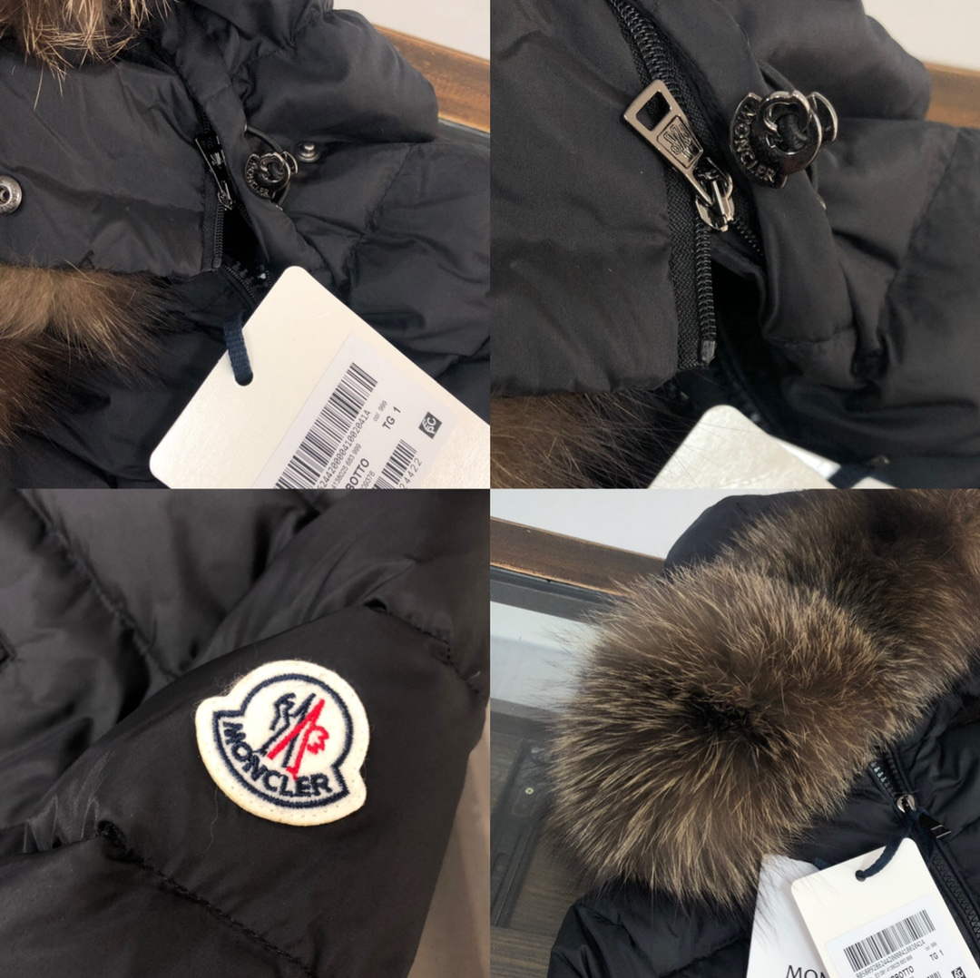 Moncler G20912A Women's Short Down Black 88635