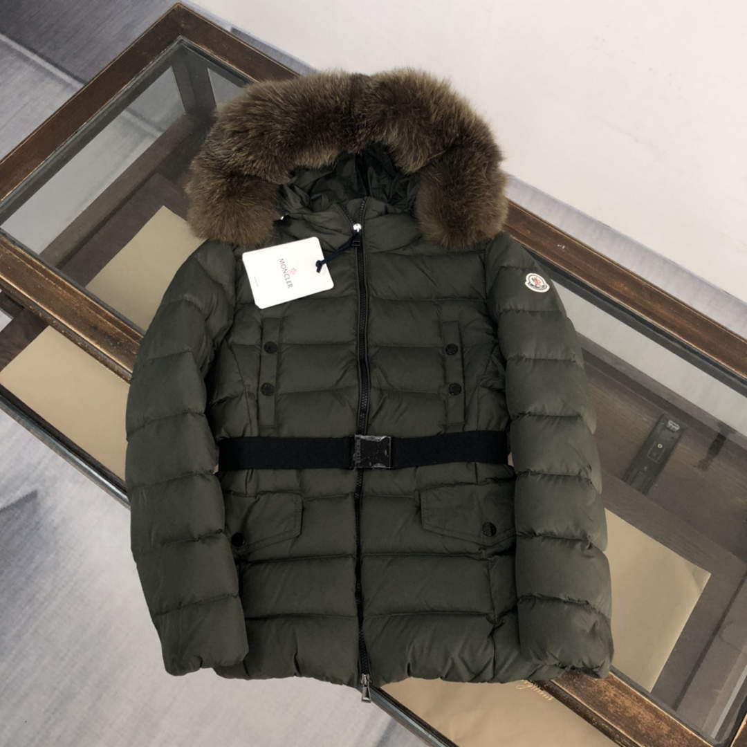 Moncler G20912A Women's Short Down Green 88636