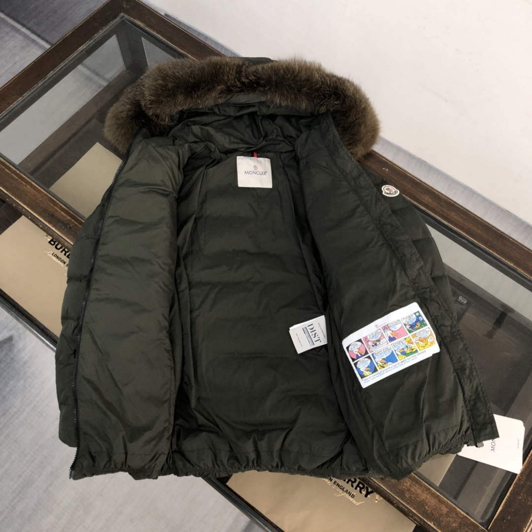 Moncler G20912A Women's Short Down Green 88636