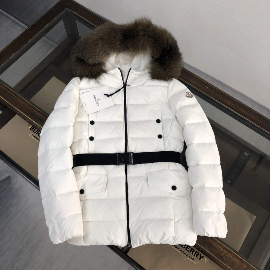 Moncler G20912A Women's Short Down White 88633