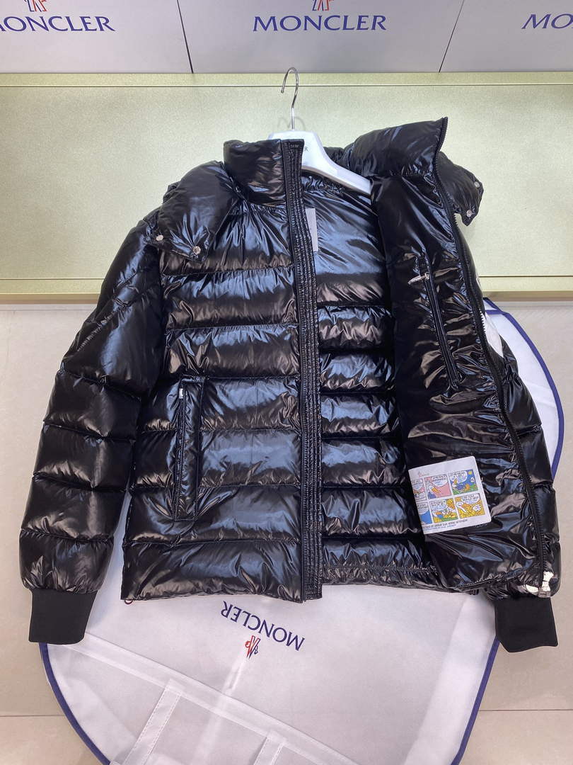 Moncler H20911A Men's Corydale Short Down Jacket Black 88620