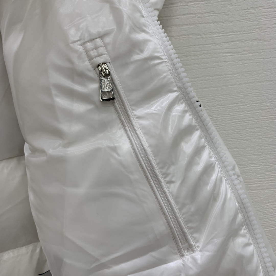 Moncler H20911A Women's Men's Lunetiere Short Down Jacket White 88644