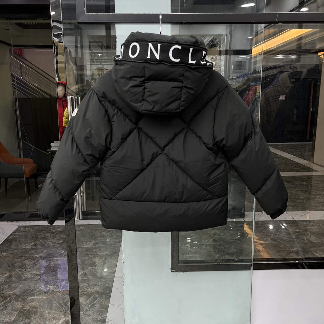 Moncler H20931A Women's Estom Short Down Jacket Black 88641