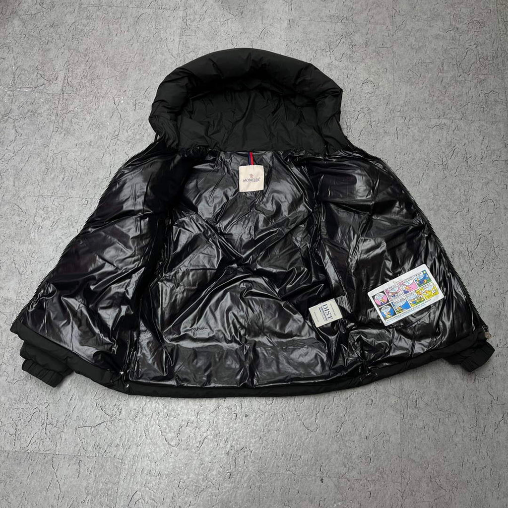Moncler H20931A Women's Estom Short Down Jacket Black 88641