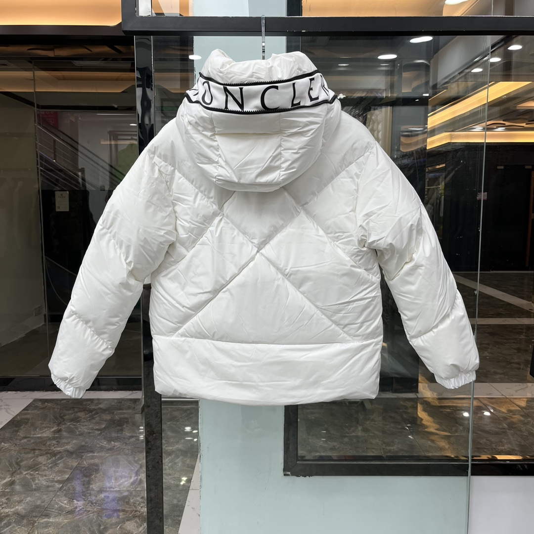 Moncler H20931A Women's Estom Short Down Jacket White 88640