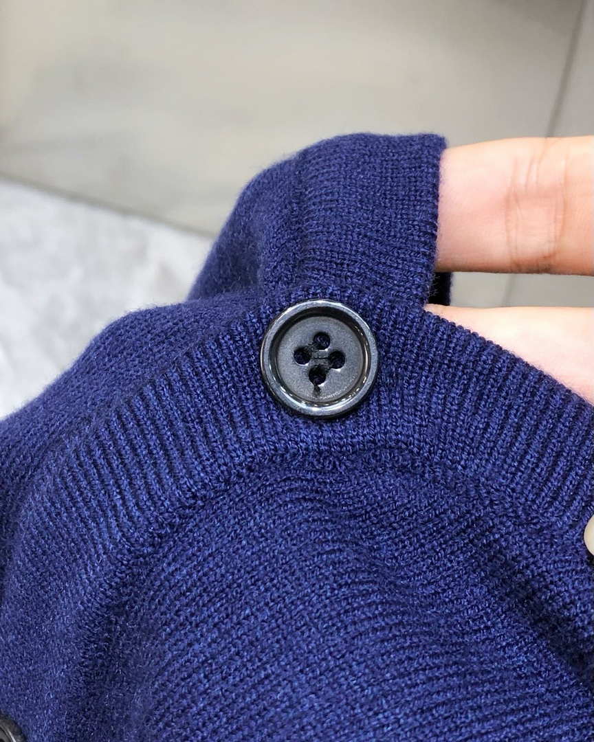 Moncler Men's H10919C00021 Designer Logo Wool Blend Cardigans Sweater M70012