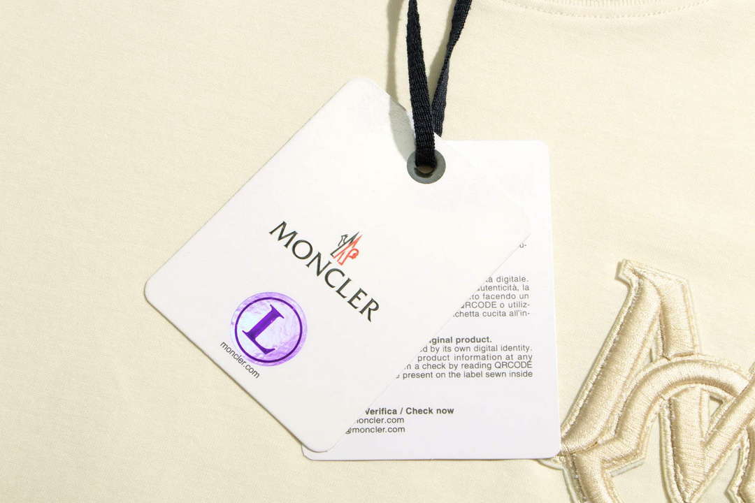 Moncler Men's Women's Short Sleeve T-shirt M54893 - S - View 3