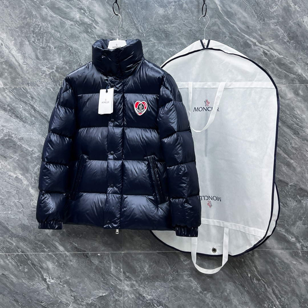 Moncler Short Classic Down Jacket M68733