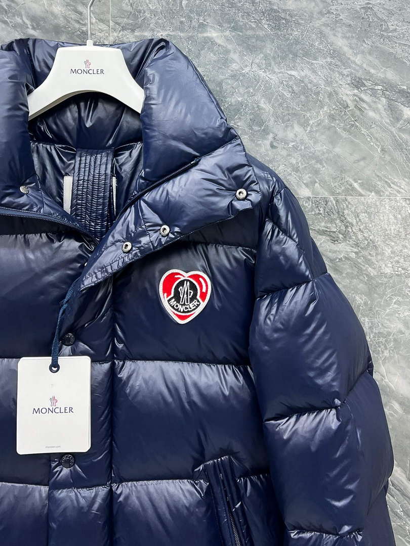 Moncler Short Classic Down Jacket M68733