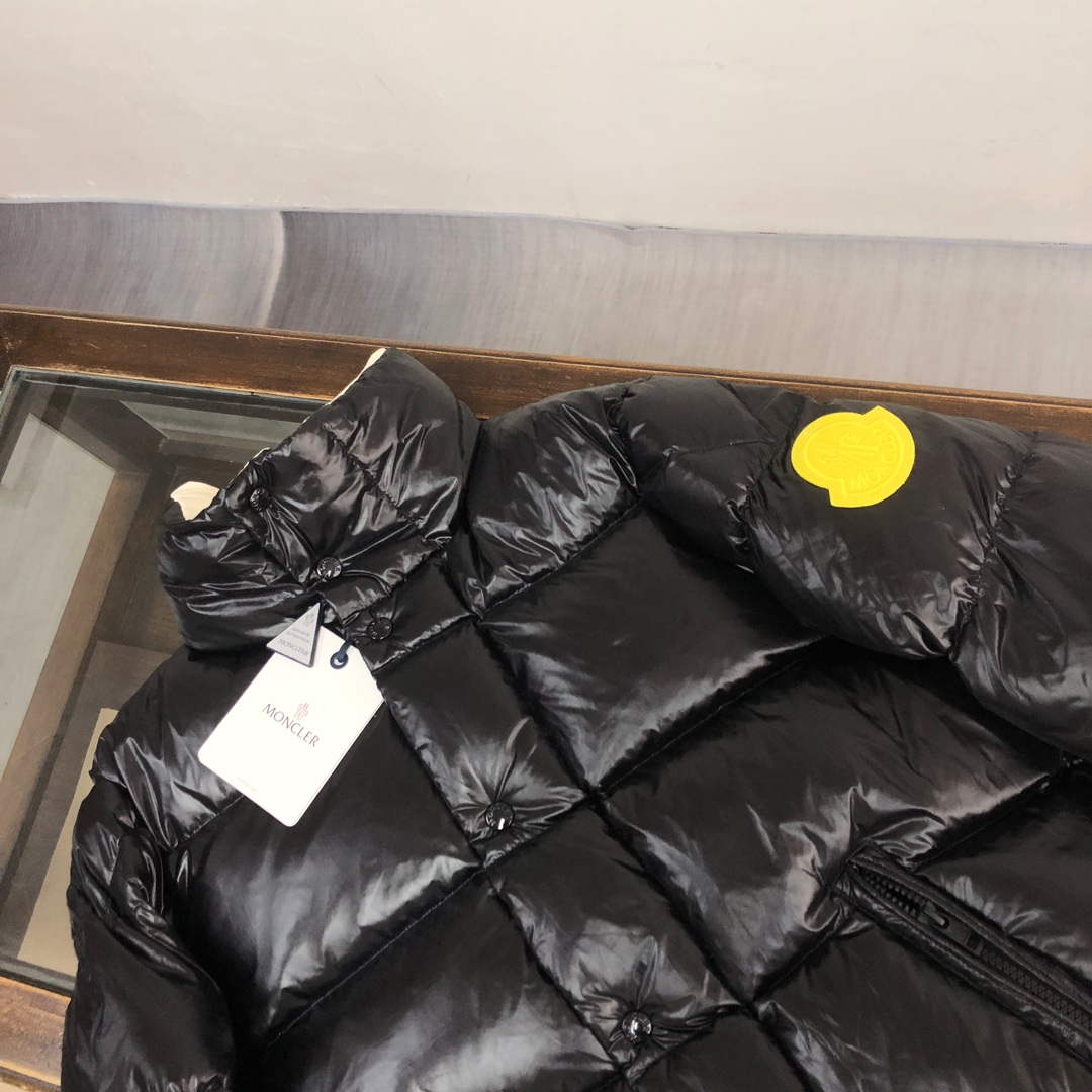 Moncler Short Classic Down Jacket M68734 - 1 - View 2