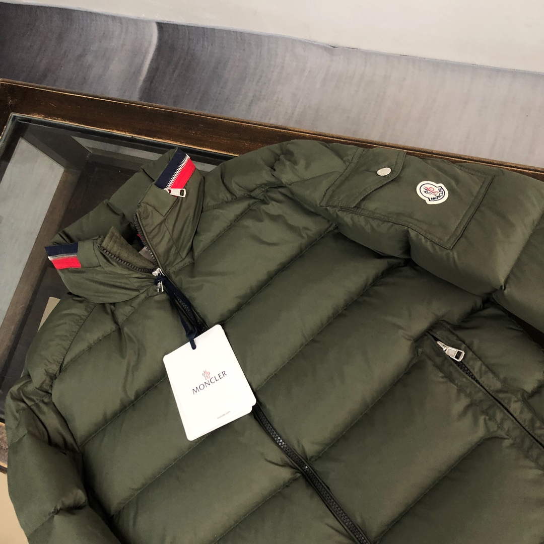Moncler Short Classic Down Jacket M68735 - 1 - View 3