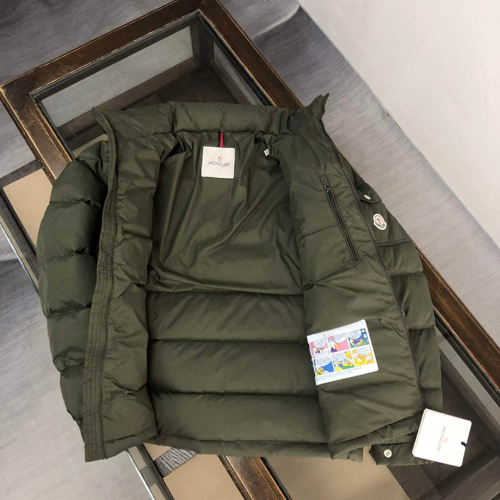 Moncler Short Classic Down Jacket M68735
