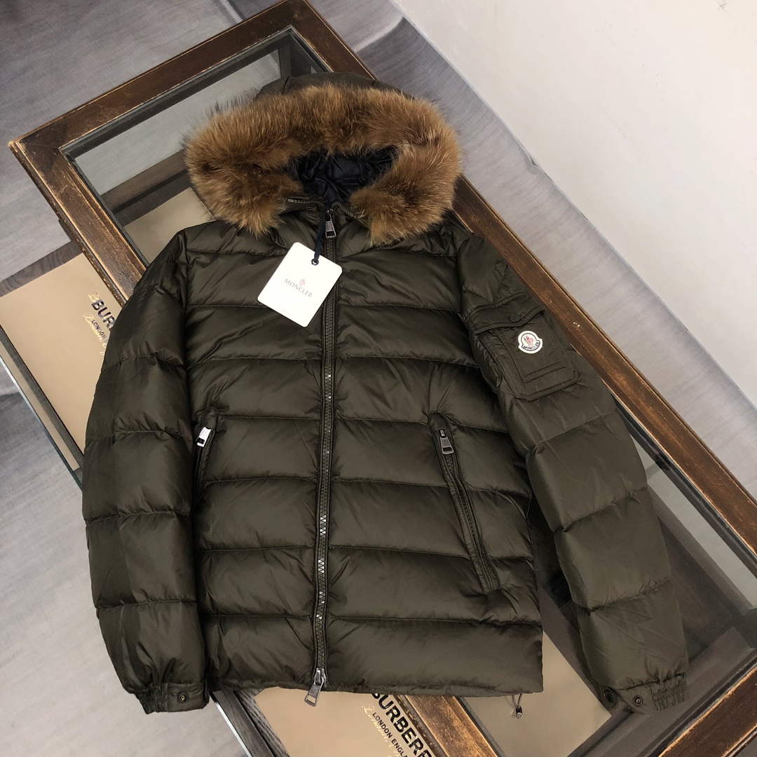 Moncler Short Classic Down Jacket M68737 - M - View 1