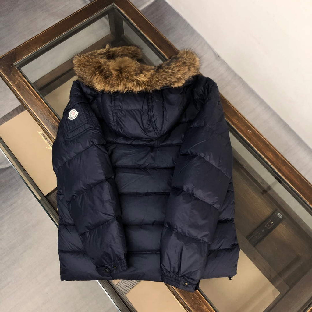 Moncler Short Classic Down Jacket M68738