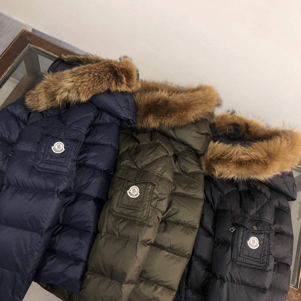 Moncler Short Classic Down Jacket M68739