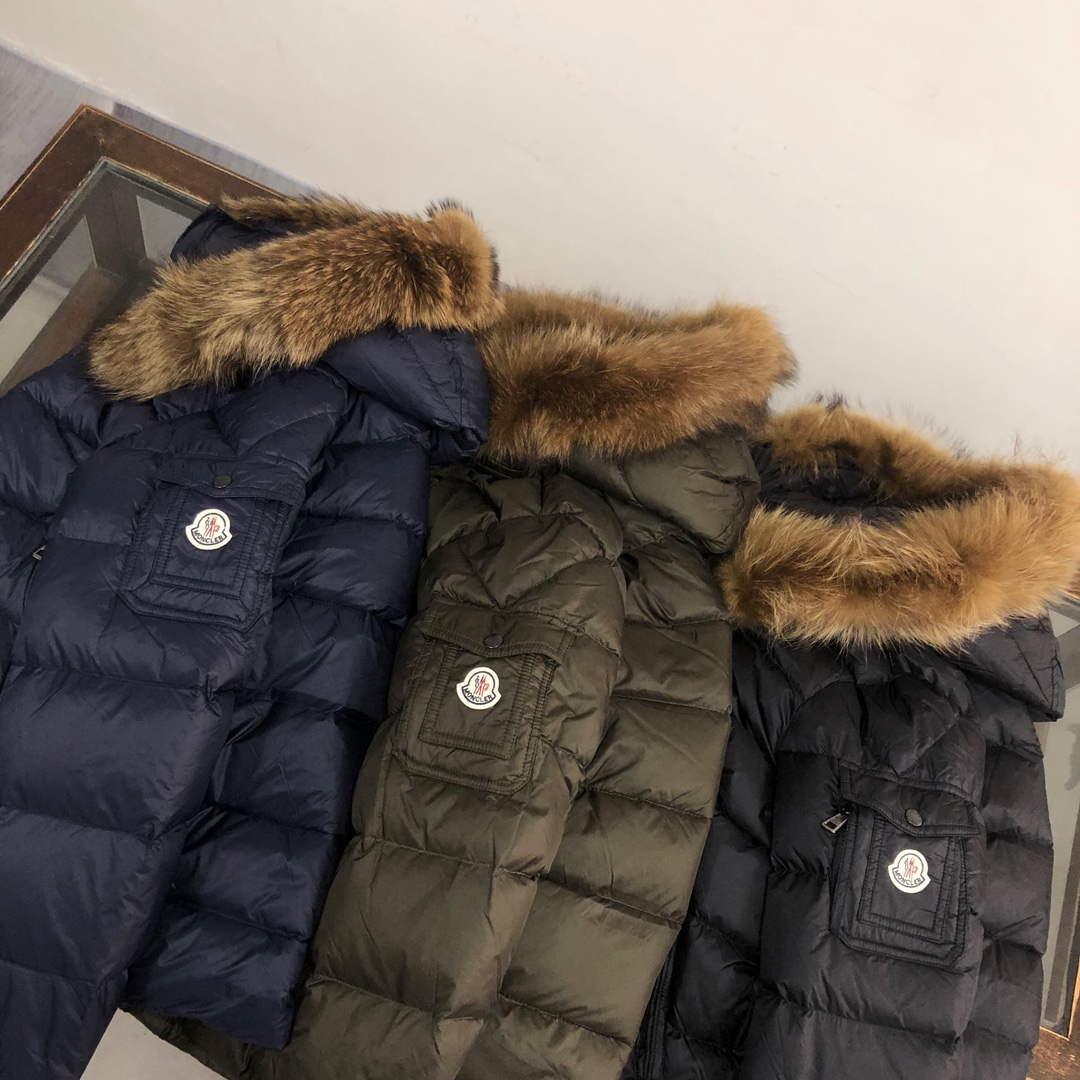 Moncler Short Classic Down Jacket M68739