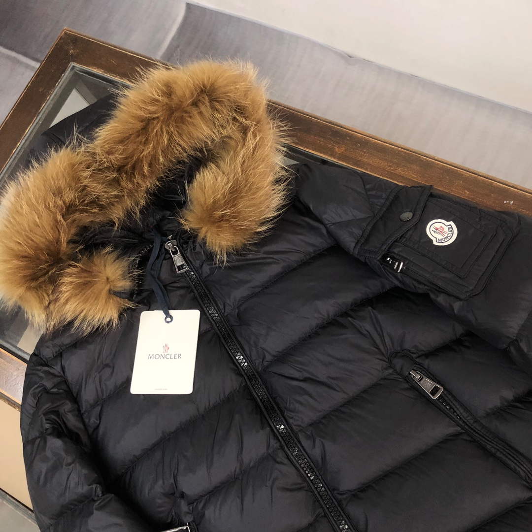 Moncler Short Classic Down Jacket M68739 - M - View 3