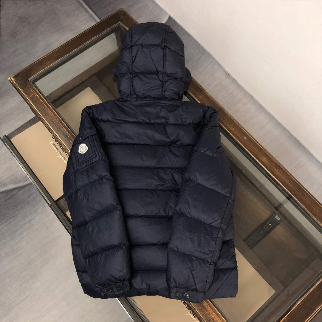 Moncler Short Classic Down Jacket M68740 - M - View 9