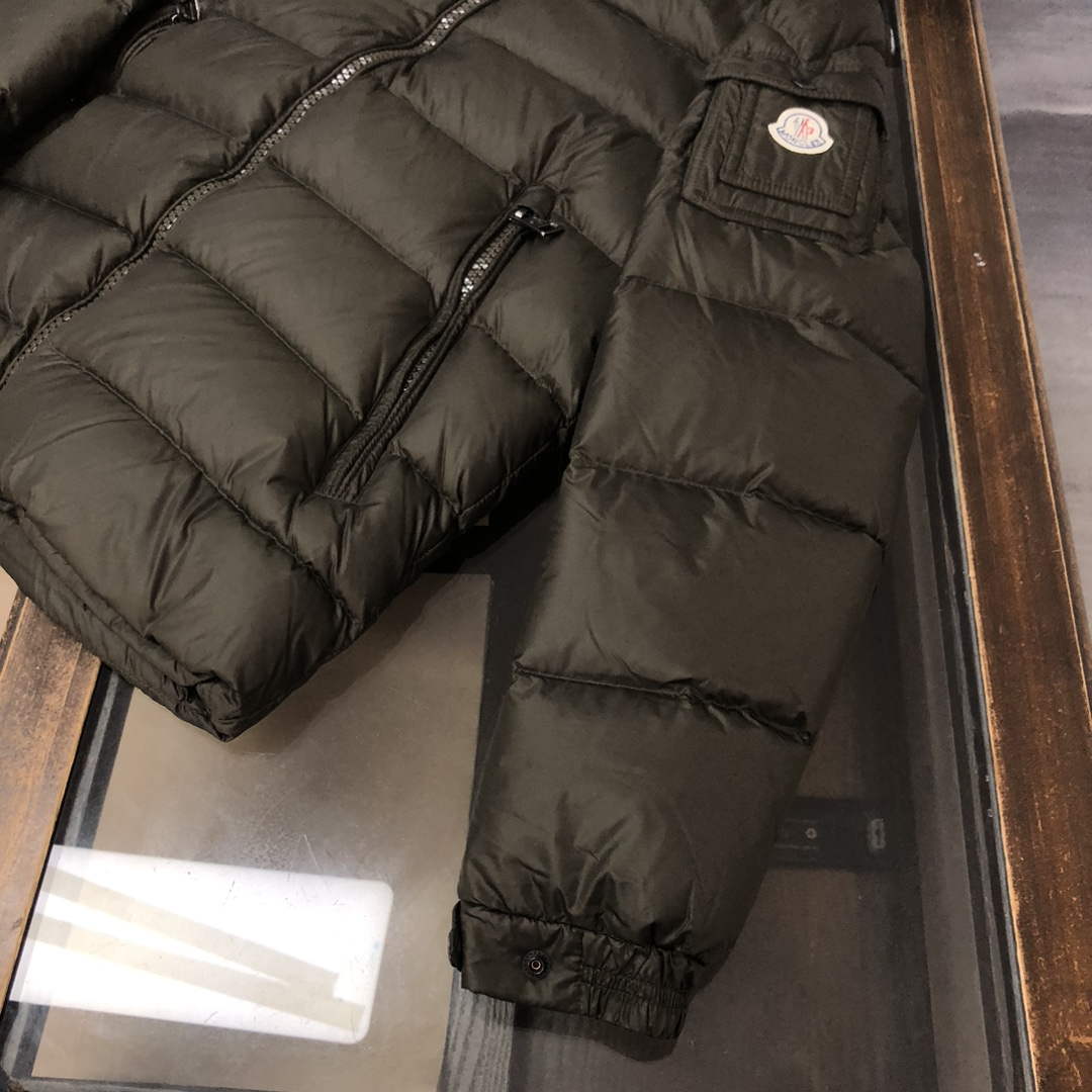 Moncler Short Classic Down Jacket M68741 - M - View 6