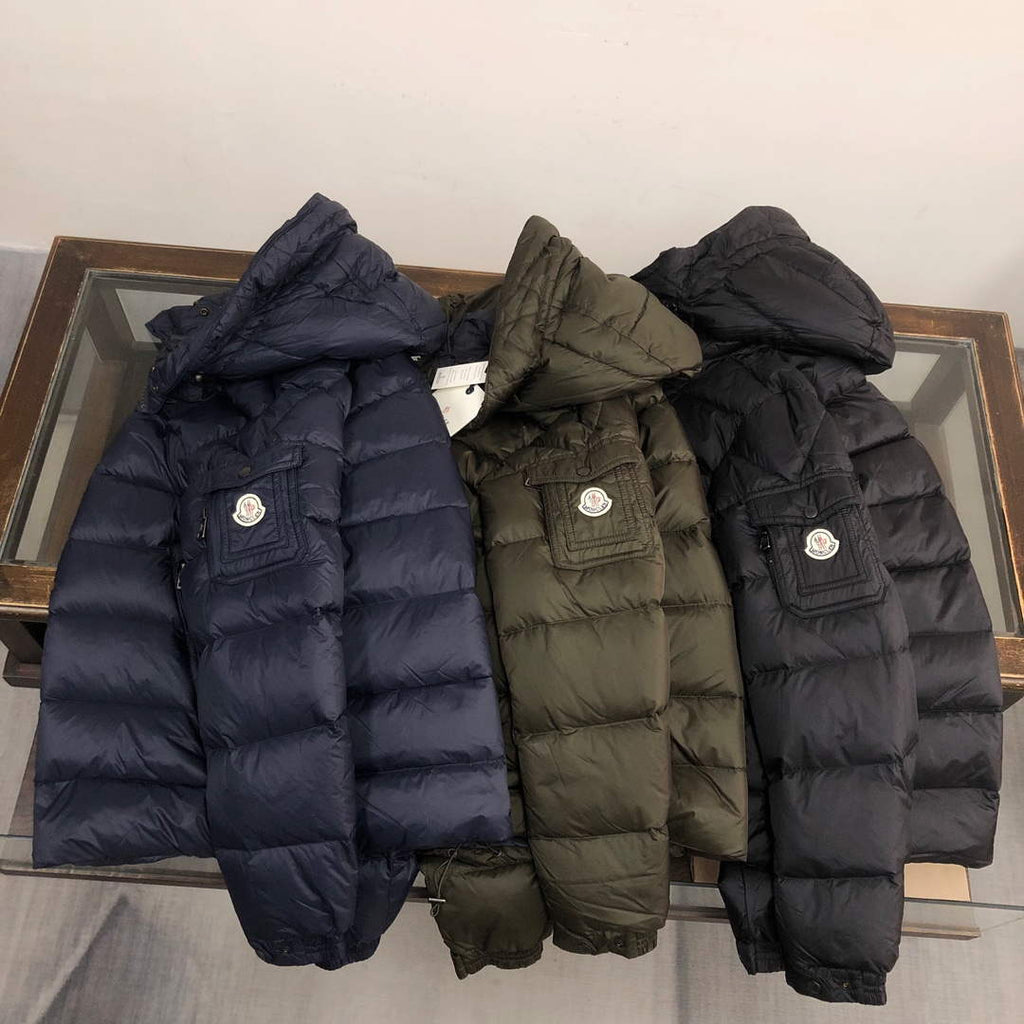 Moncler Short Classic Down Jacket M68742