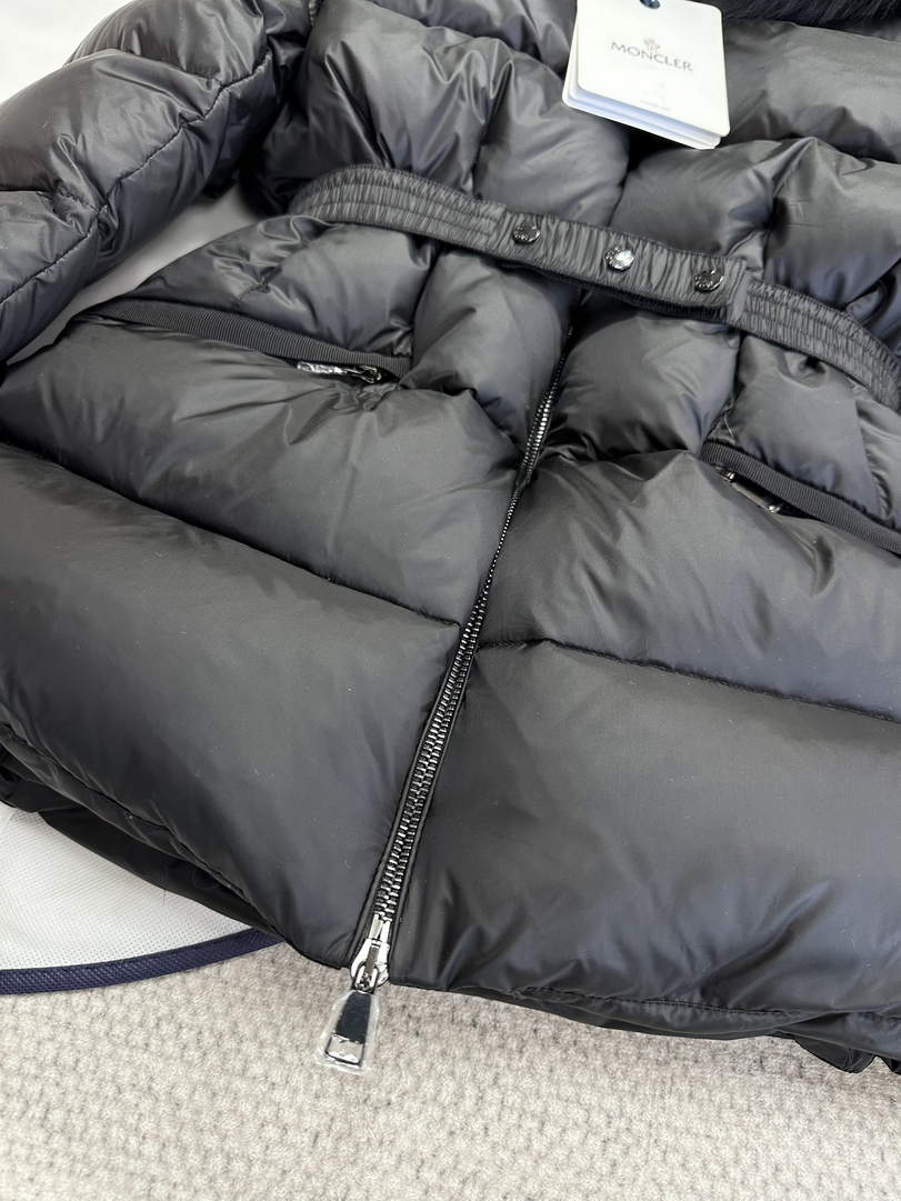 Moncler Women Boed short belt Down Jacket M66021