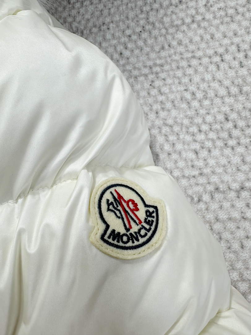 Moncler Women Boed short belt Down Jacket M66022