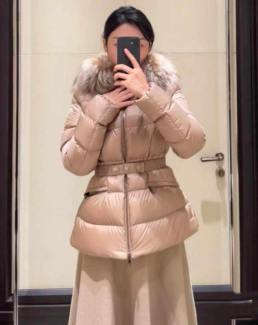 Moncler Women Boed short belt Down Jacket M66023