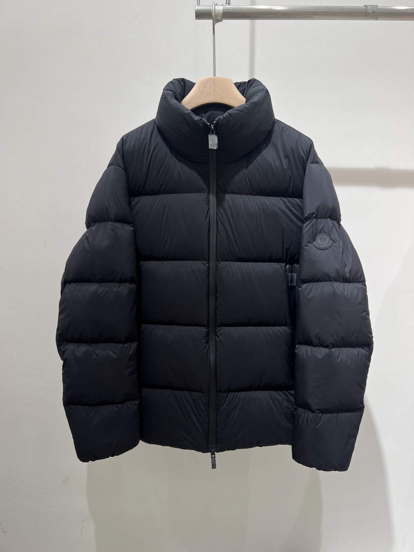 Moncler Women Classic Down Jacket M66026
