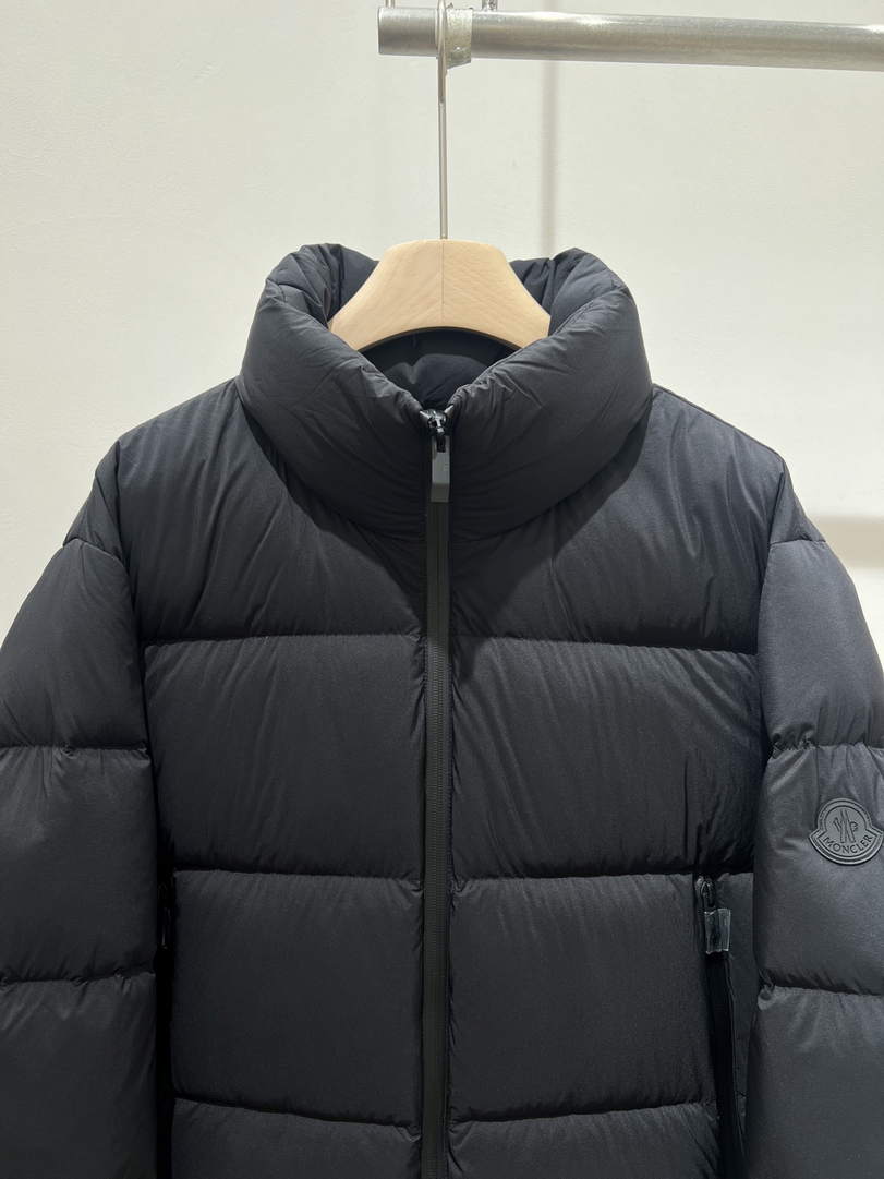 Moncler Women Classic Down Jacket M66026