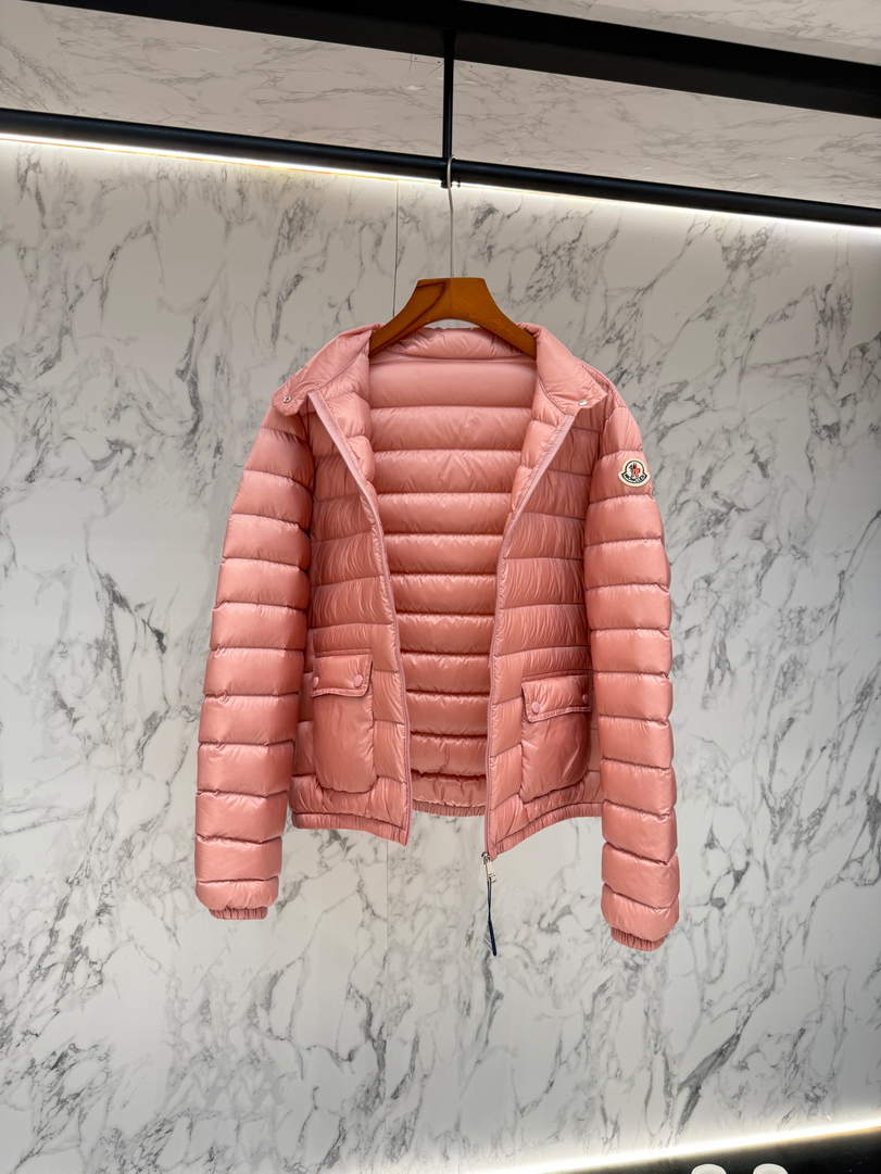 Moncler Women Fashionable designer Down Jacket M66002