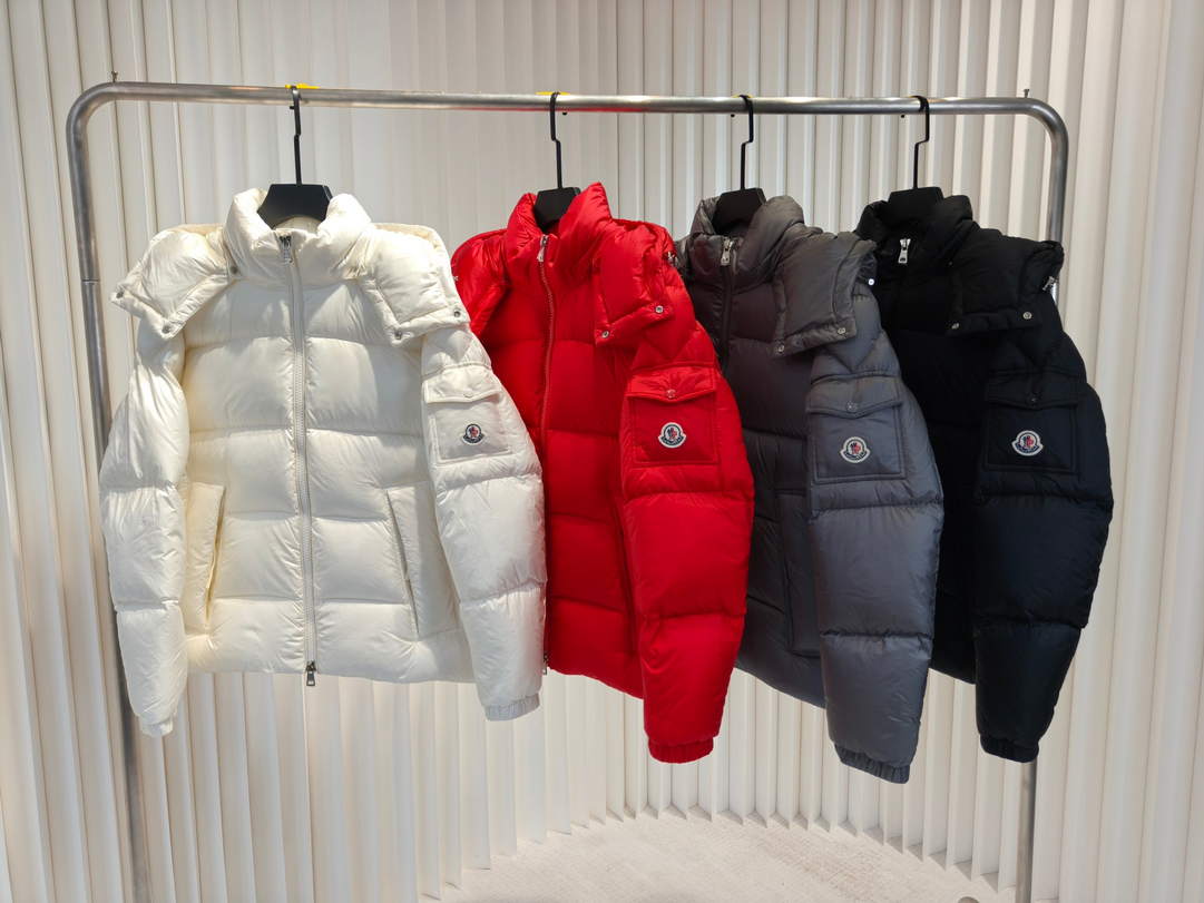 Moncler Women Hooded short  Down Jacket M66011
