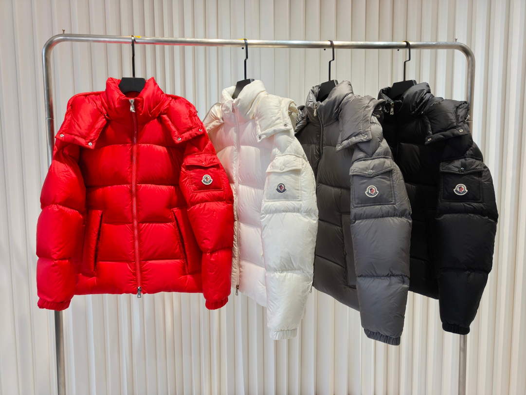 Moncler Women Hooded short  Down Jacket M66011