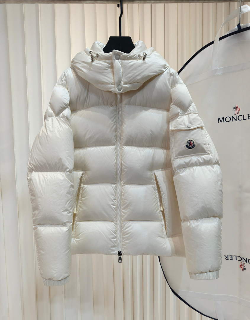 Moncler Women Hooded short  Down Jacket M66011