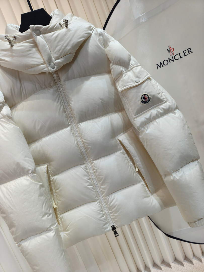 Moncler Women Hooded short  Down Jacket M66011