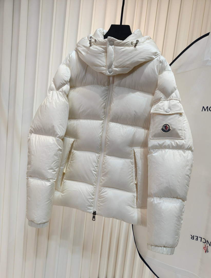 Moncler Women Hooded short  Down Jacket M66011