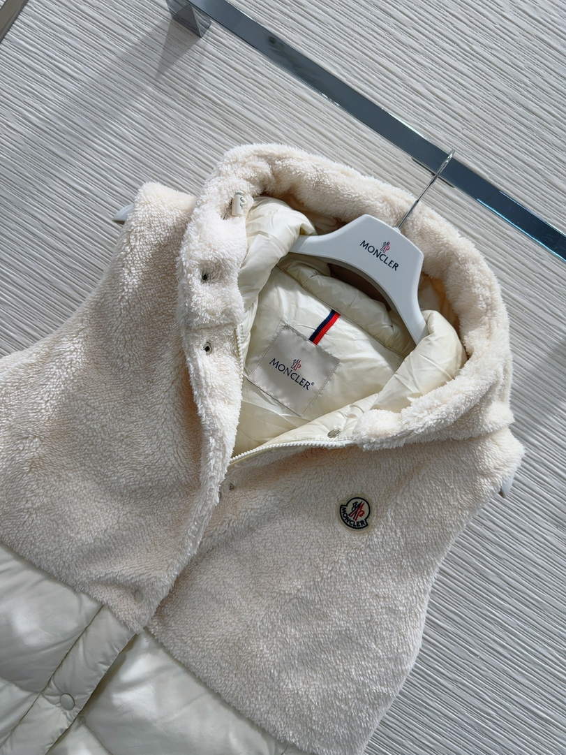 Moncler Women Lambswool Down Vest M66014