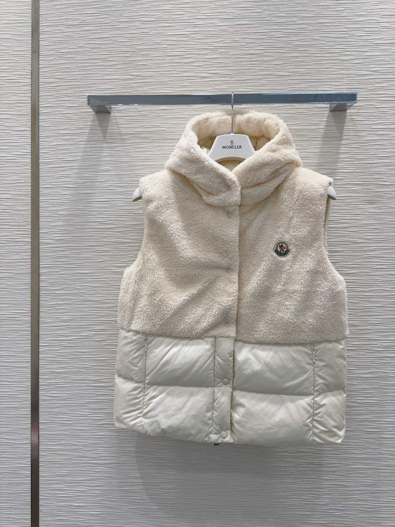 Moncler Women Lambswool Down Vest M66014