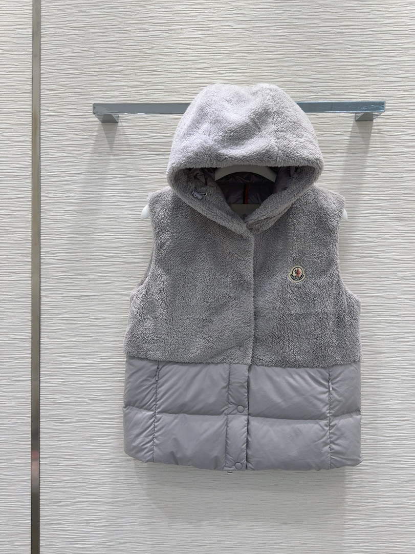 Moncler Women Lambswool Down Vest M66014