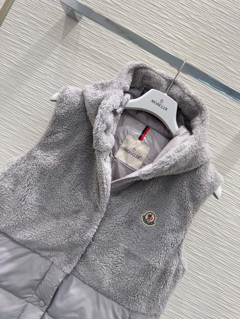 Moncler Women Lambswool Down Vest M66014
