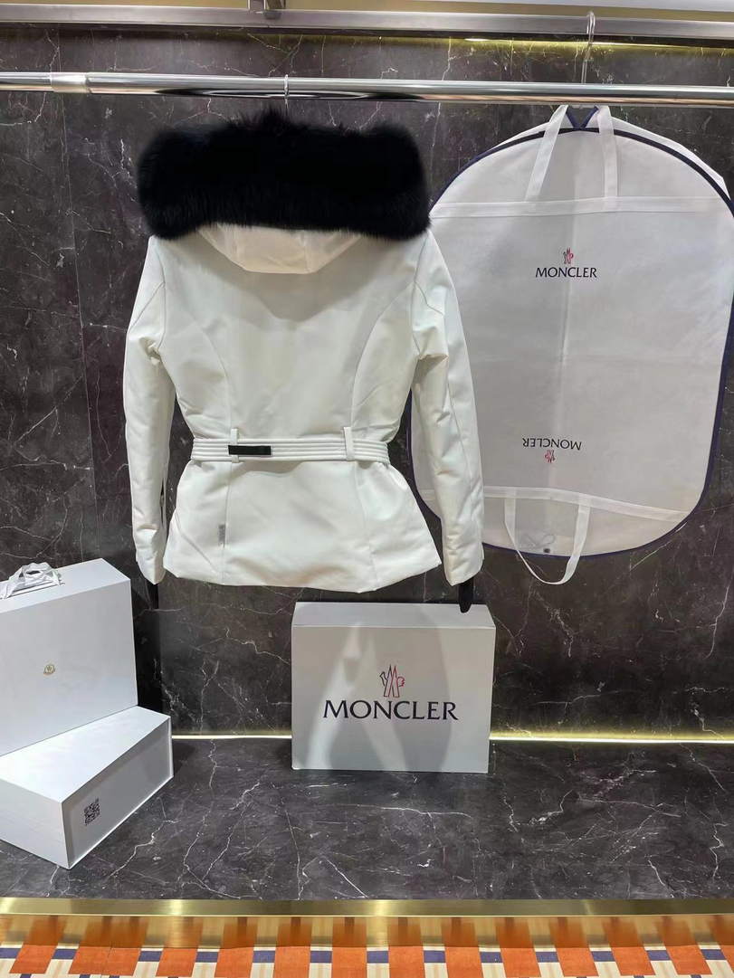 Moncler Women Ski wear series Down Jacket M66018