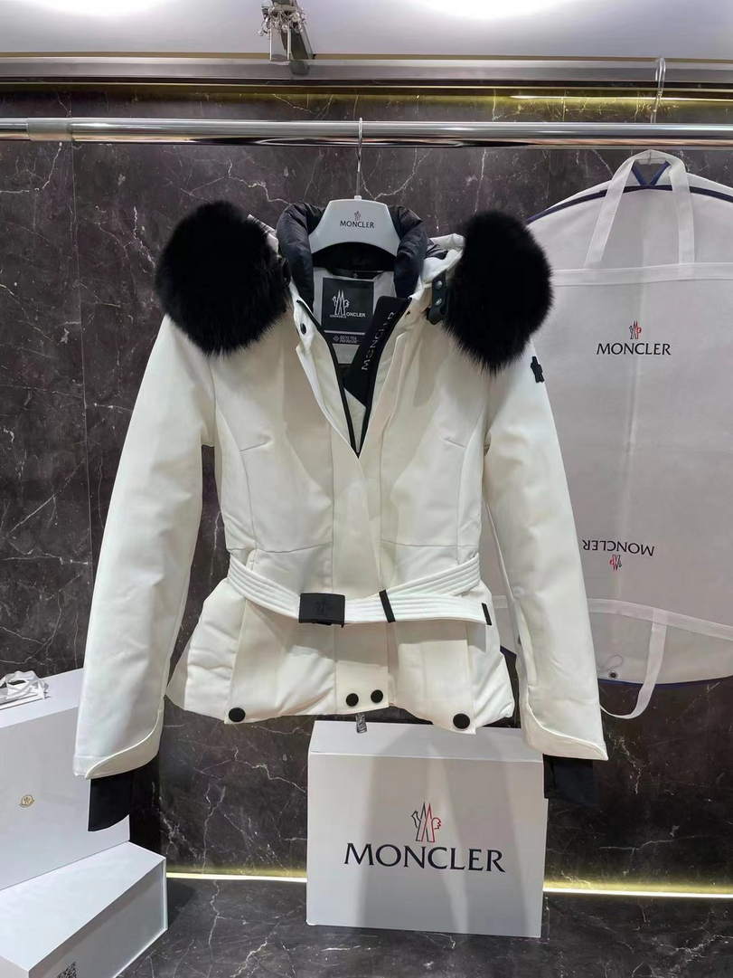 Moncler Women Ski wear series Down Jacket M66018