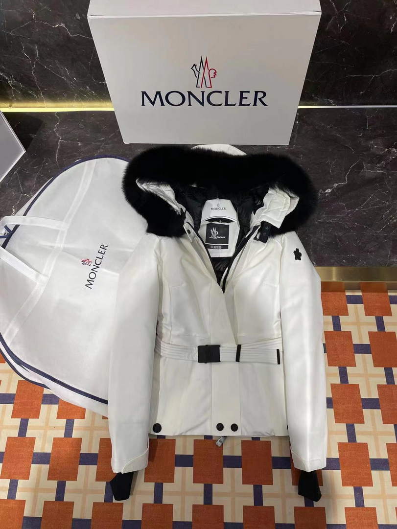 Moncler Women Ski wear series Down Jacket M66018