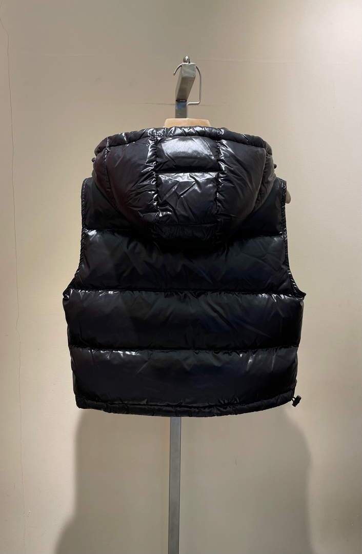 Moncler Women's Down Vest Jacket Montbeliard Moncler Black 88032